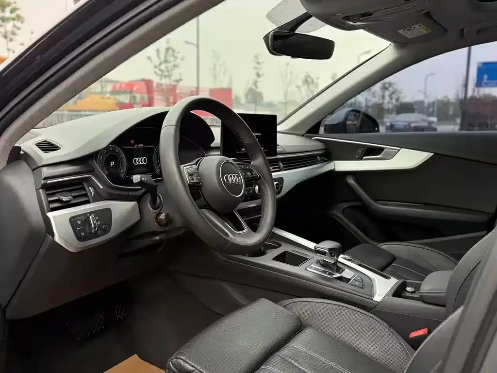 Audi A4L 2021 из CN, фото 5