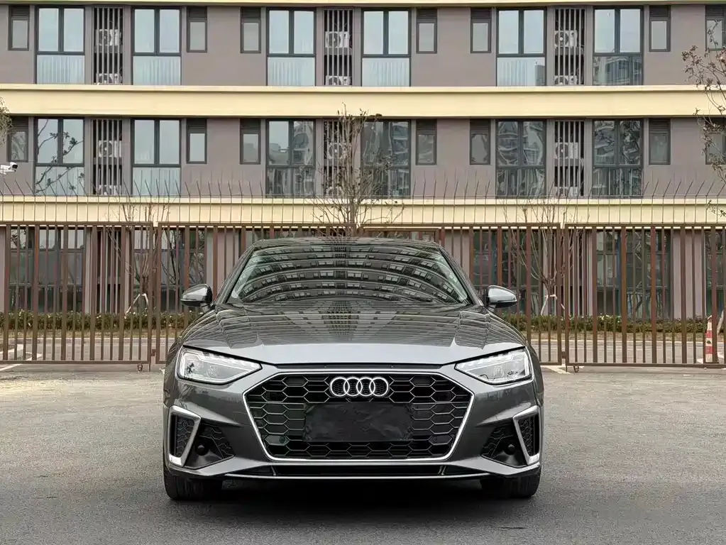 Audi A4L 2021 из CN, фото 8