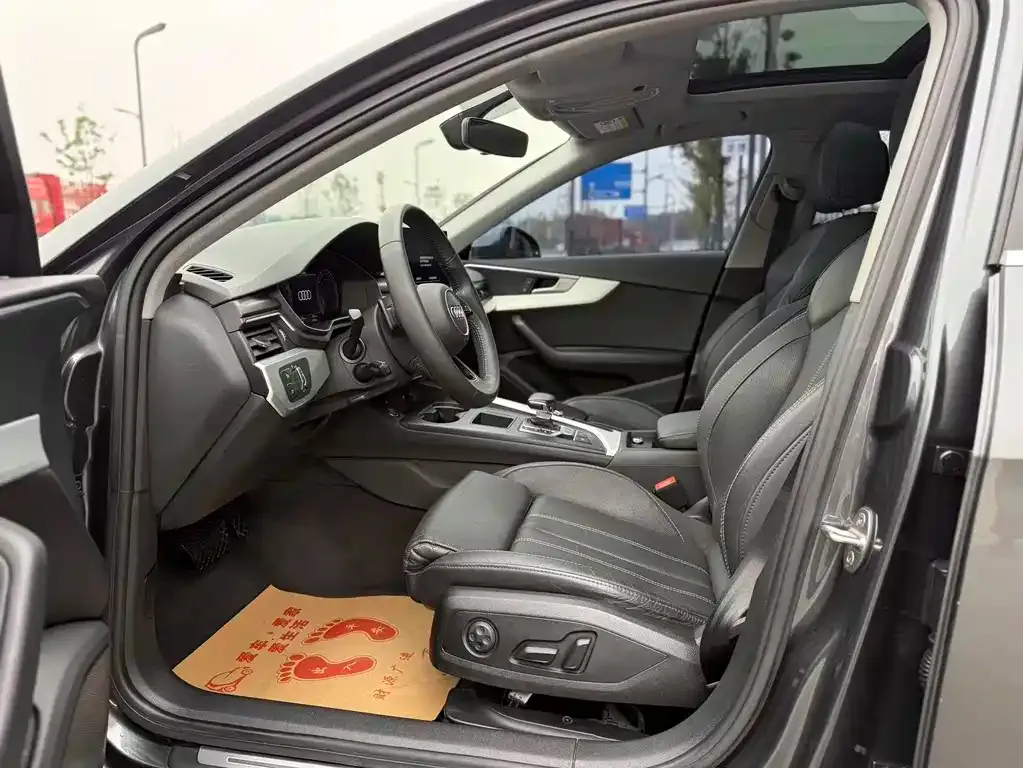Audi A4L 2021 из CN, фото 6