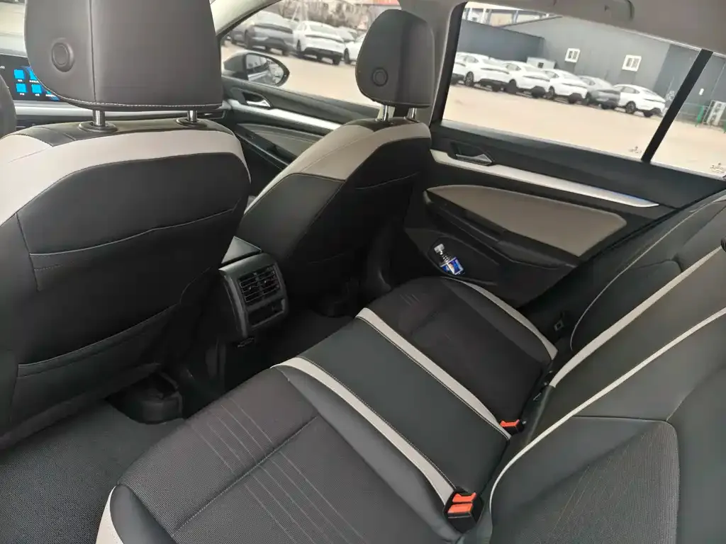 Volkswagen Golf 2022 из CN, фото 4