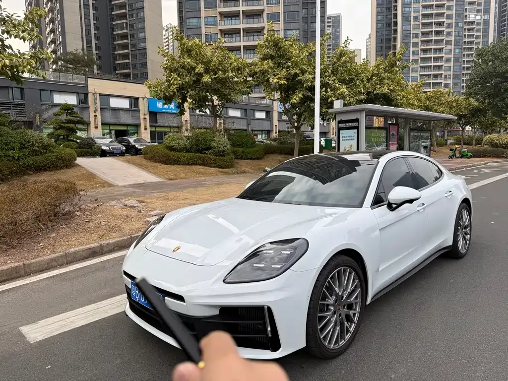 Porsche Panamera 2025 из CN, фото 9