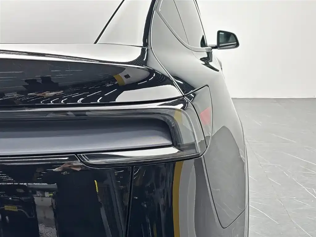 Tesla Model Y 2025 из CN, фото 5