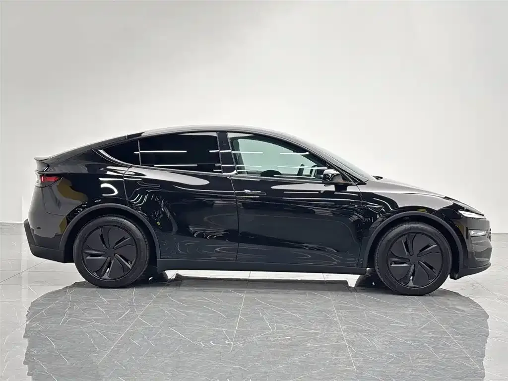 Tesla Model Y 2025 из CN, фото 10