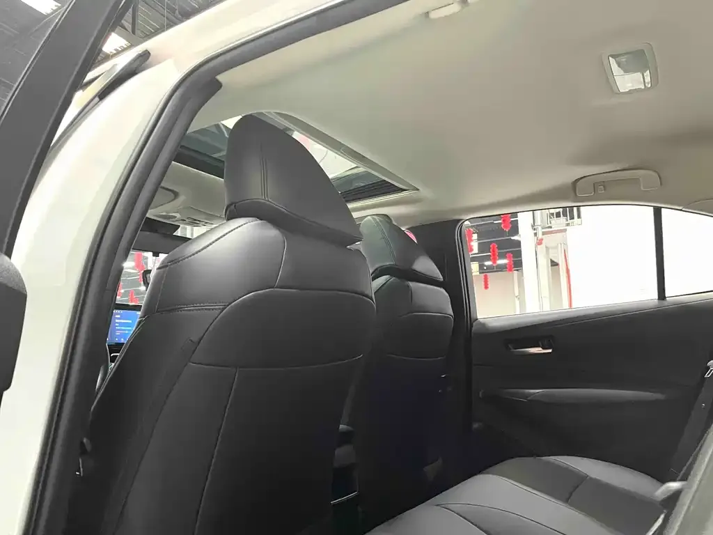 Toyota Corolla 2023 из CN, фото 6