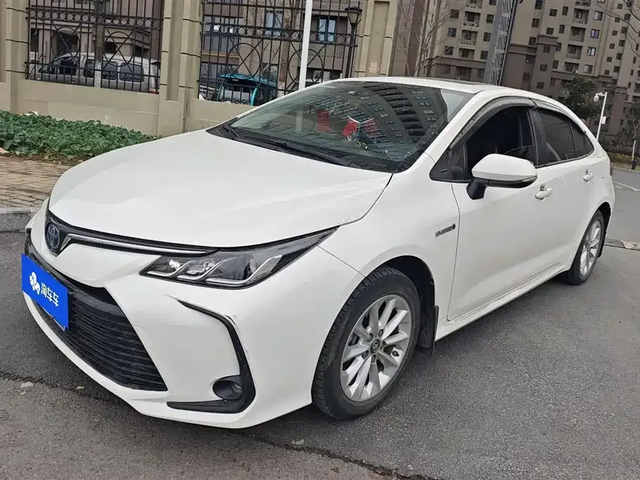 Toyota Corolla — фото 1