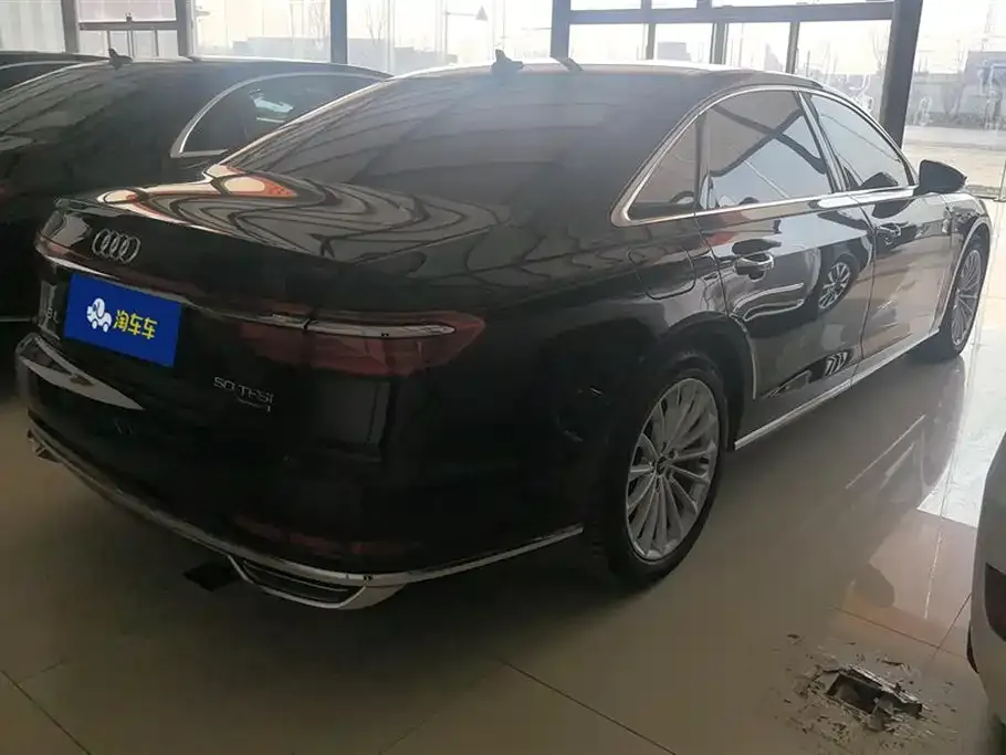 Audi A8 — фото 10