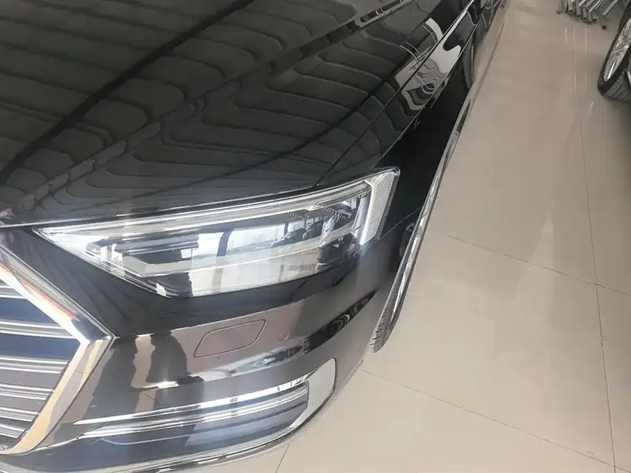 Audi A8 — фото 3