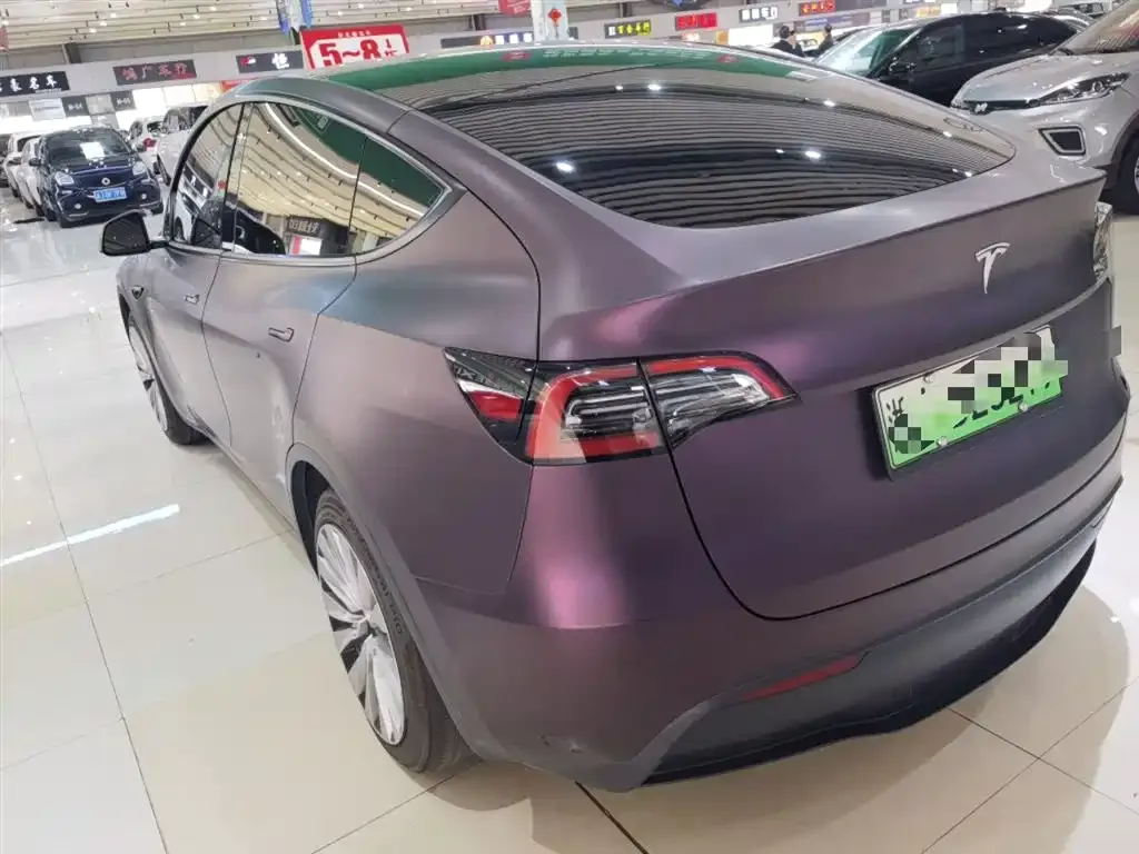 Tesla Model Y — фото 10