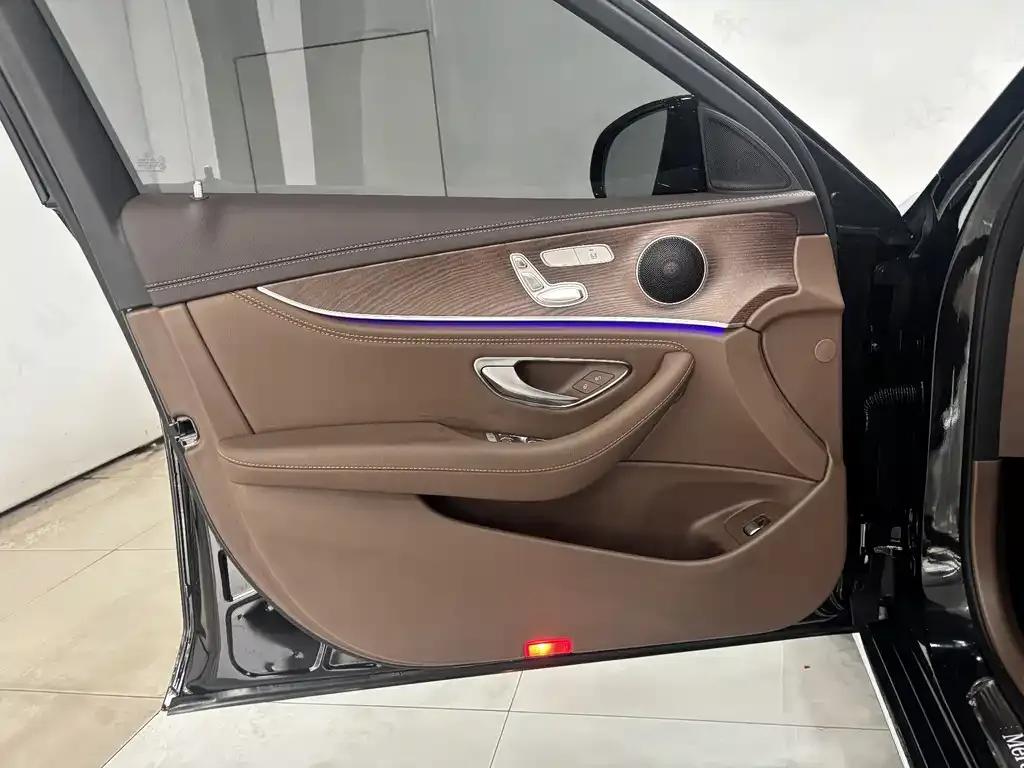Mercedes-Benz E-Class 2023 из CN, фото 7