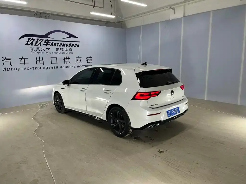 Volkswagen Golf 2023 из CN, фото 10