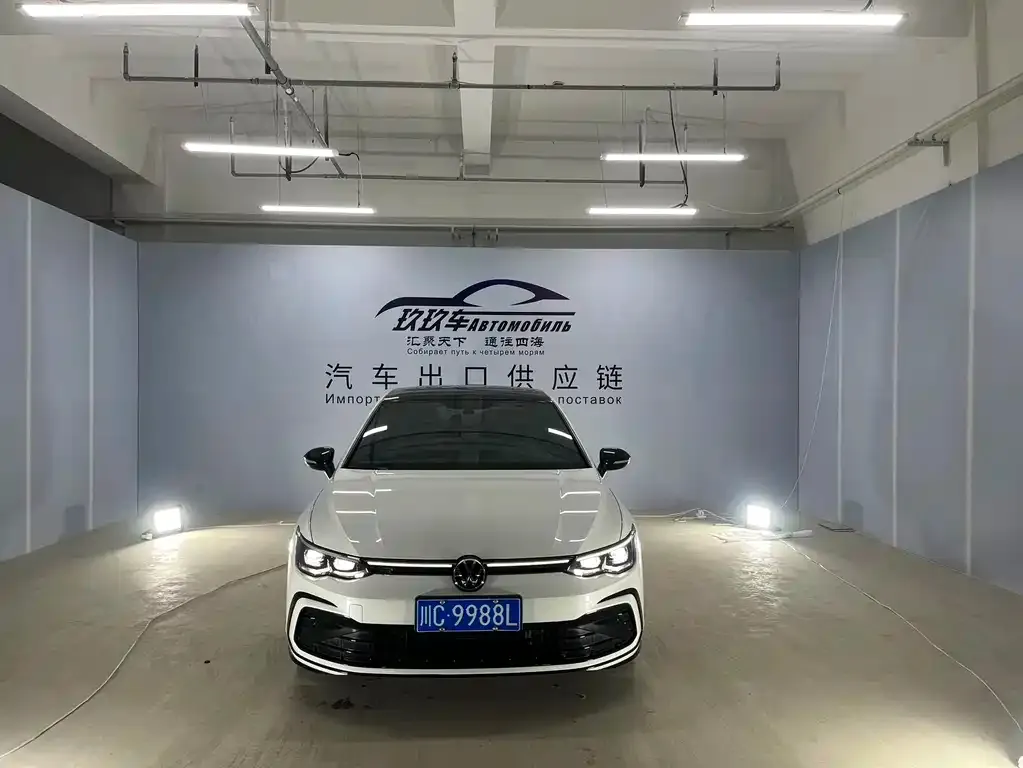 Volkswagen Golf 2023 из CN, фото 3