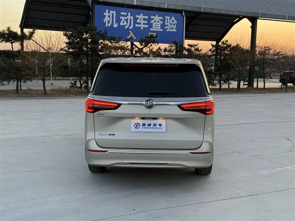 Buick GL8 2022 из CN, фото 10
