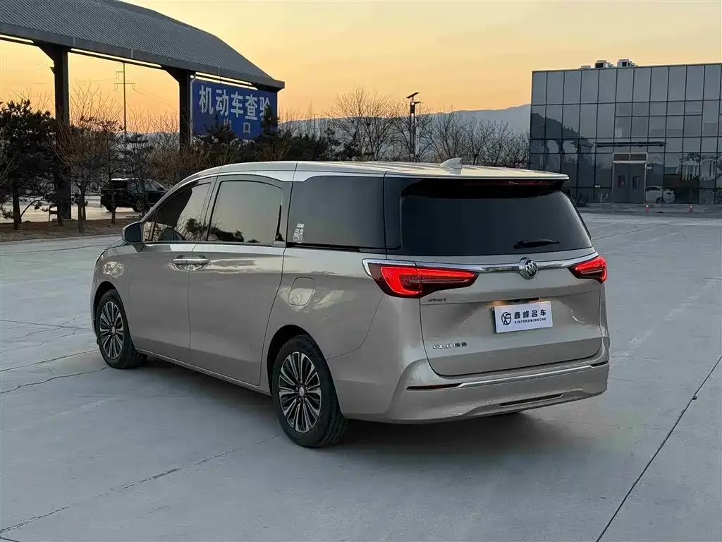 Buick GL8 2022 из CN, фото 4