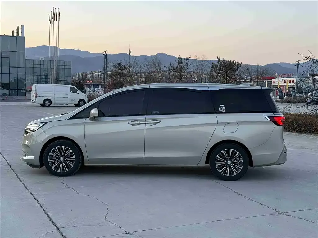 Buick GL8 2022 из CN, фото 8