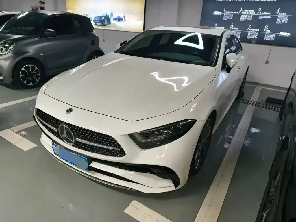 Mercedes-Benz CLS — фото 1