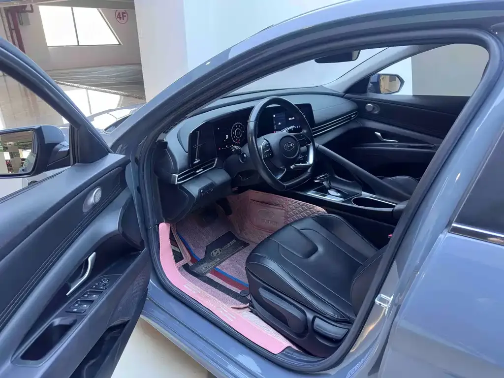 Hyundai Elantra — фото 10
