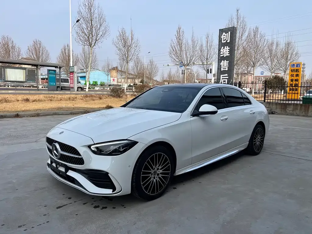 Mercedes-Benz C-Class — фото 1