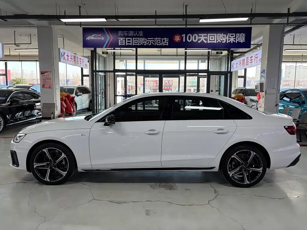 Audi A4L 2024 из CN, фото 4
