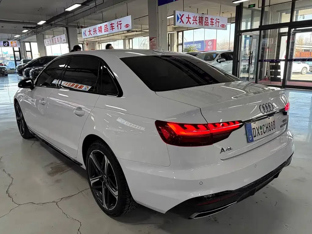 Audi A4L 2024 из CN, фото 2