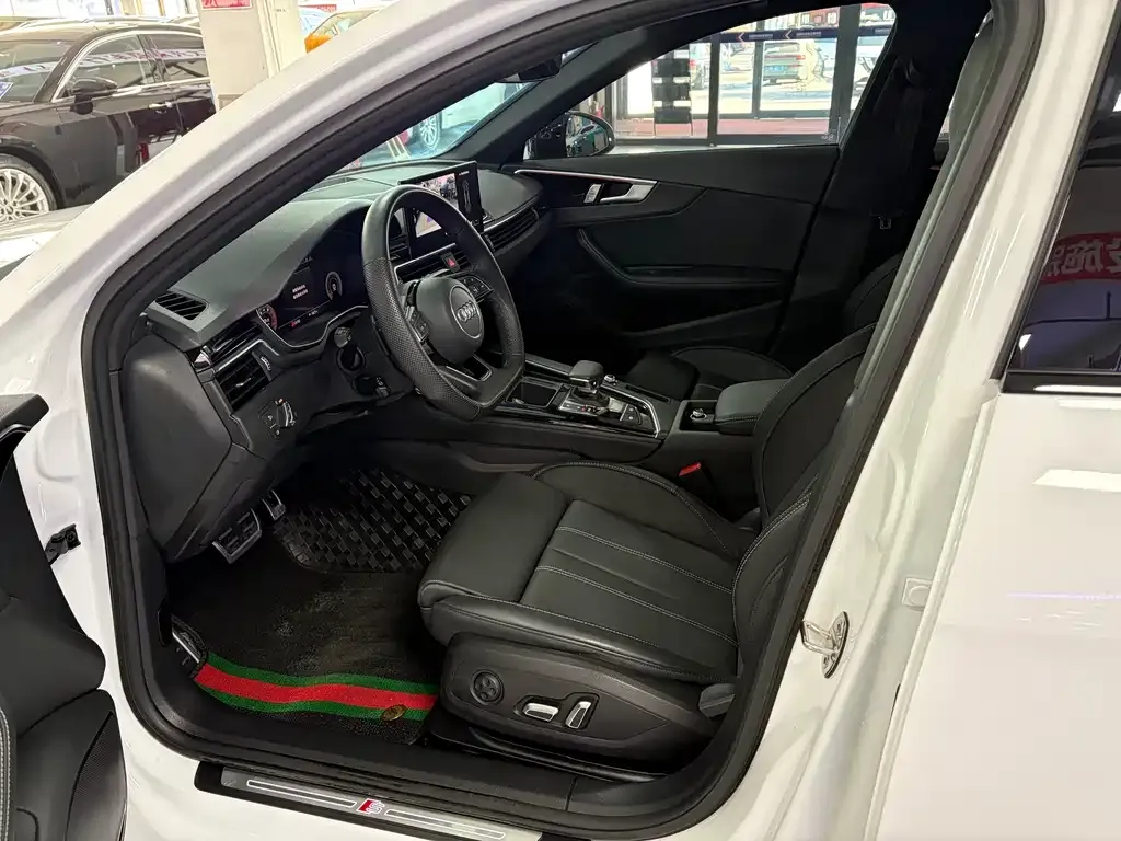 Audi A4L 2024 из CN, фото 9