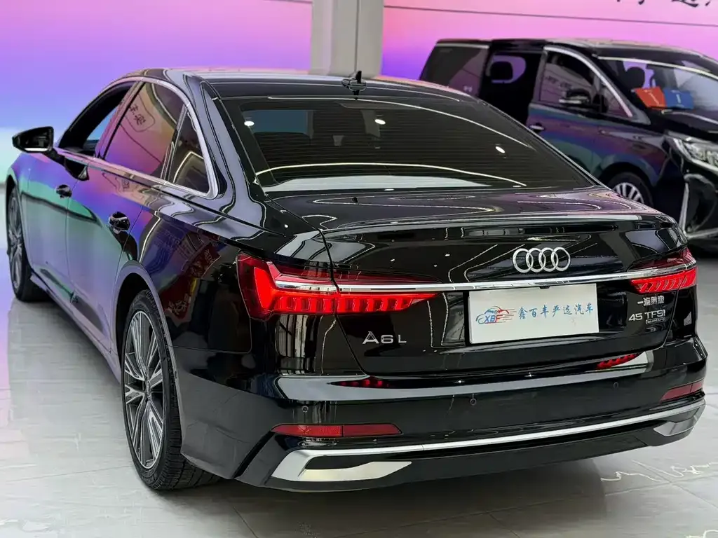 Audi A6L — фото 9
