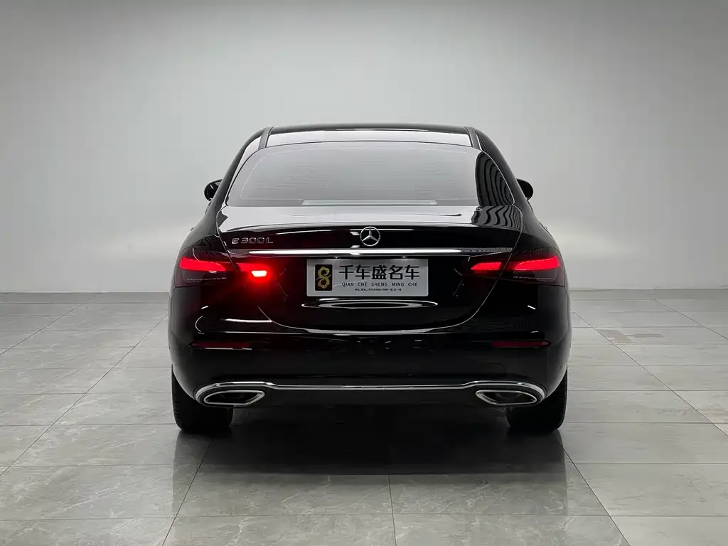 Mercedes-Benz E-Class — фото 4