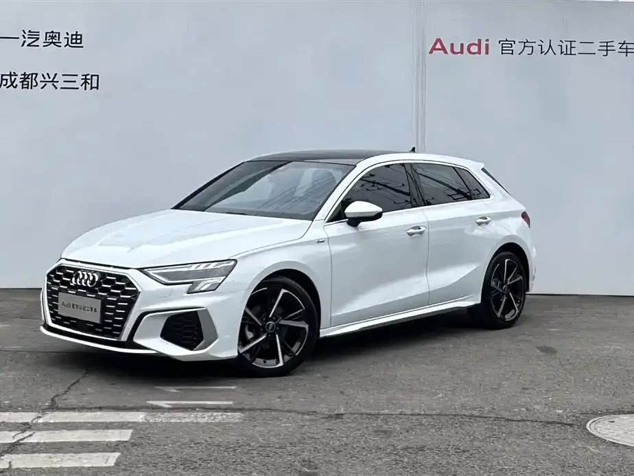 Audi A3 2023 из CN, фото 1