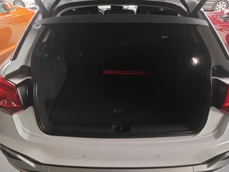 Audi Q2L 2025 из CN, фото 4
