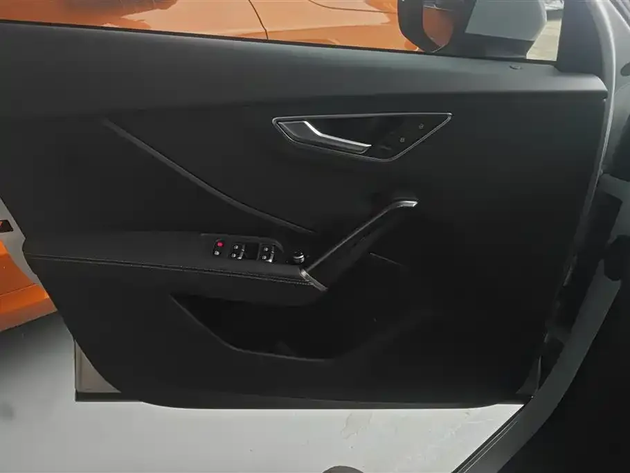 Audi Q2L 2025 из CN, фото 6