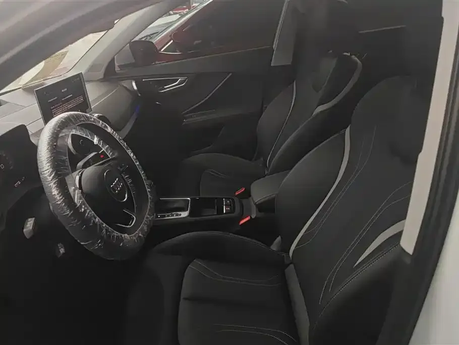 Audi Q2L 2025 из CN, фото 3