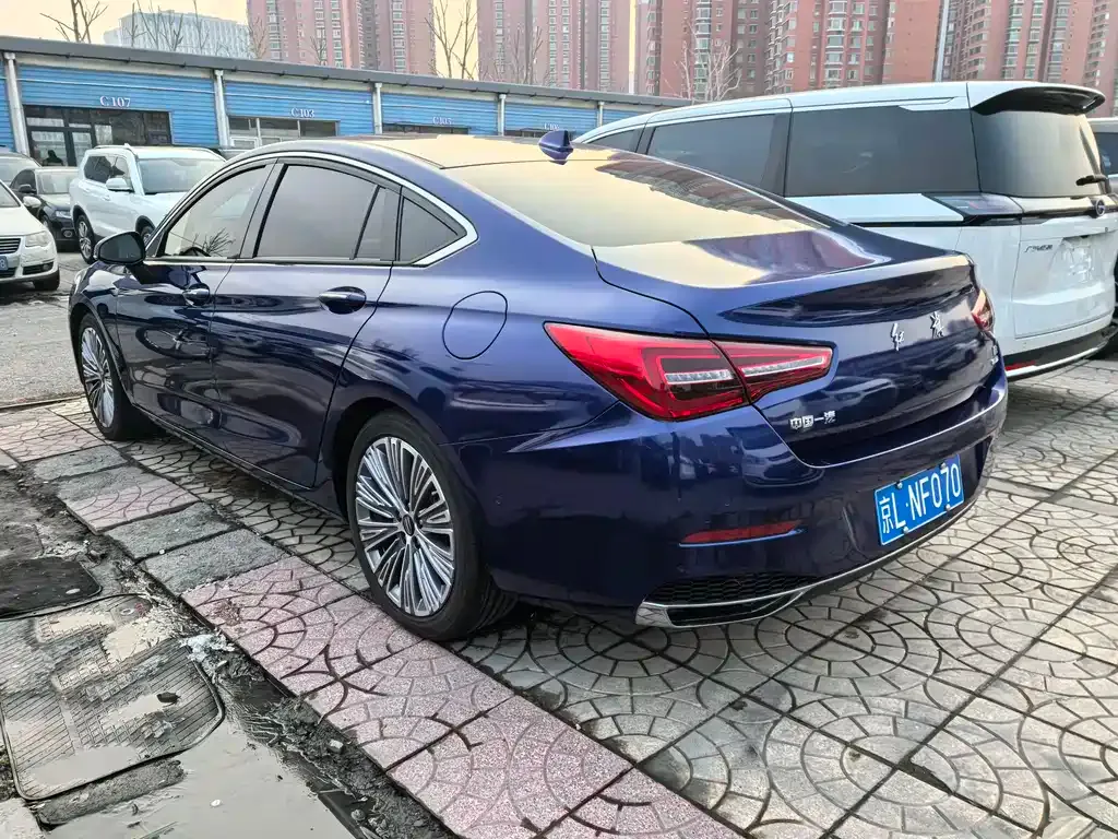 Hongqi H5 — фото 10