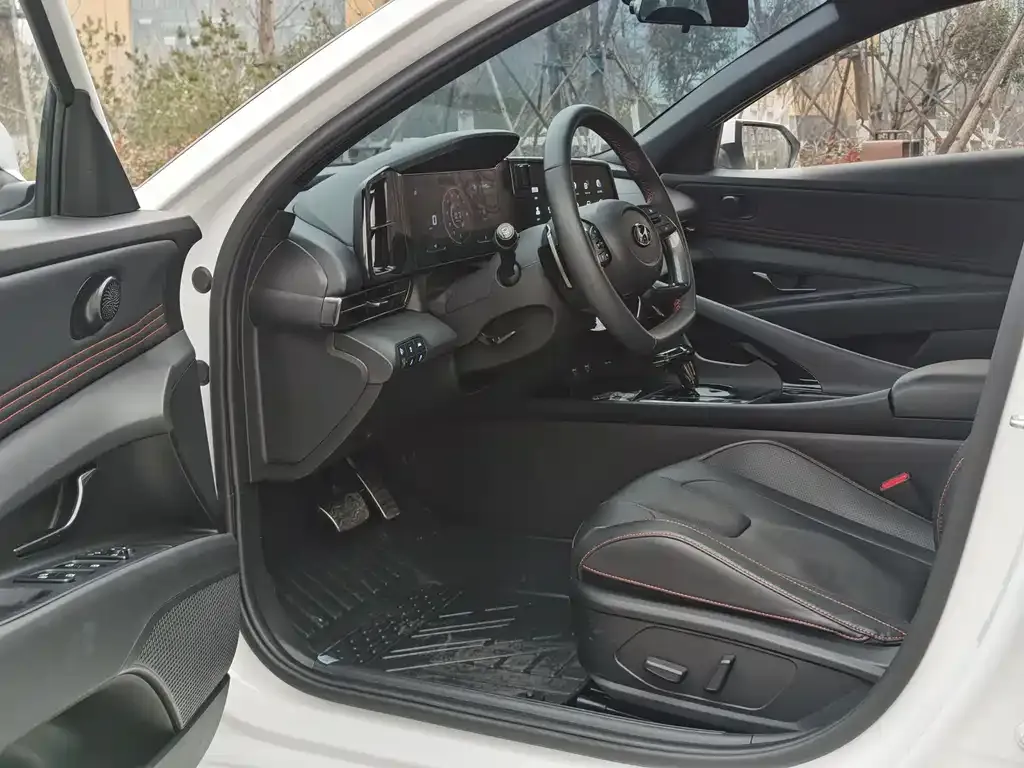 Hyundai Elantra 2024 из CN, фото 4