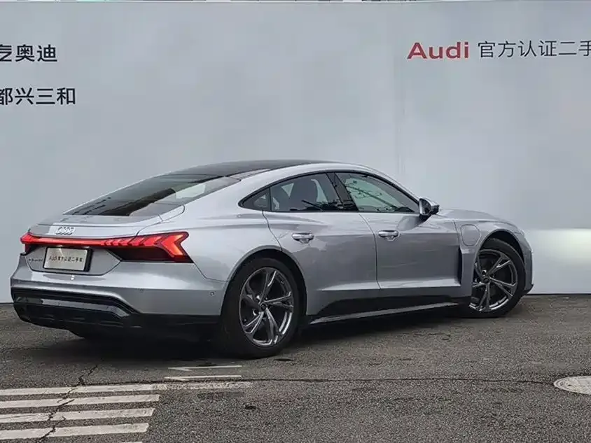 Audi e-tron GT 2024 из CN, фото 9