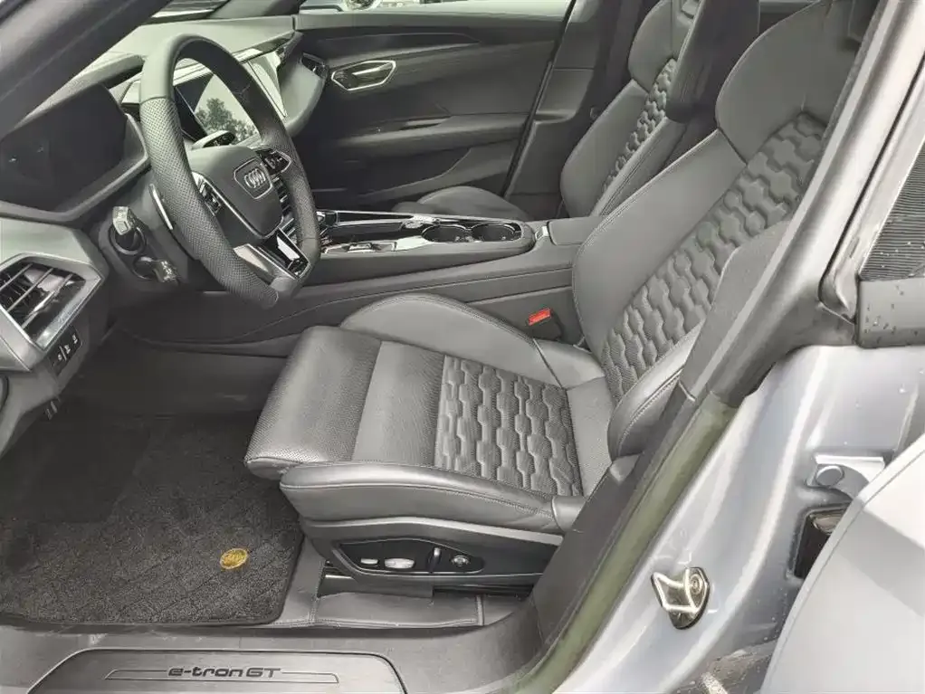 Audi e-tron GT 2024 из CN, фото 6