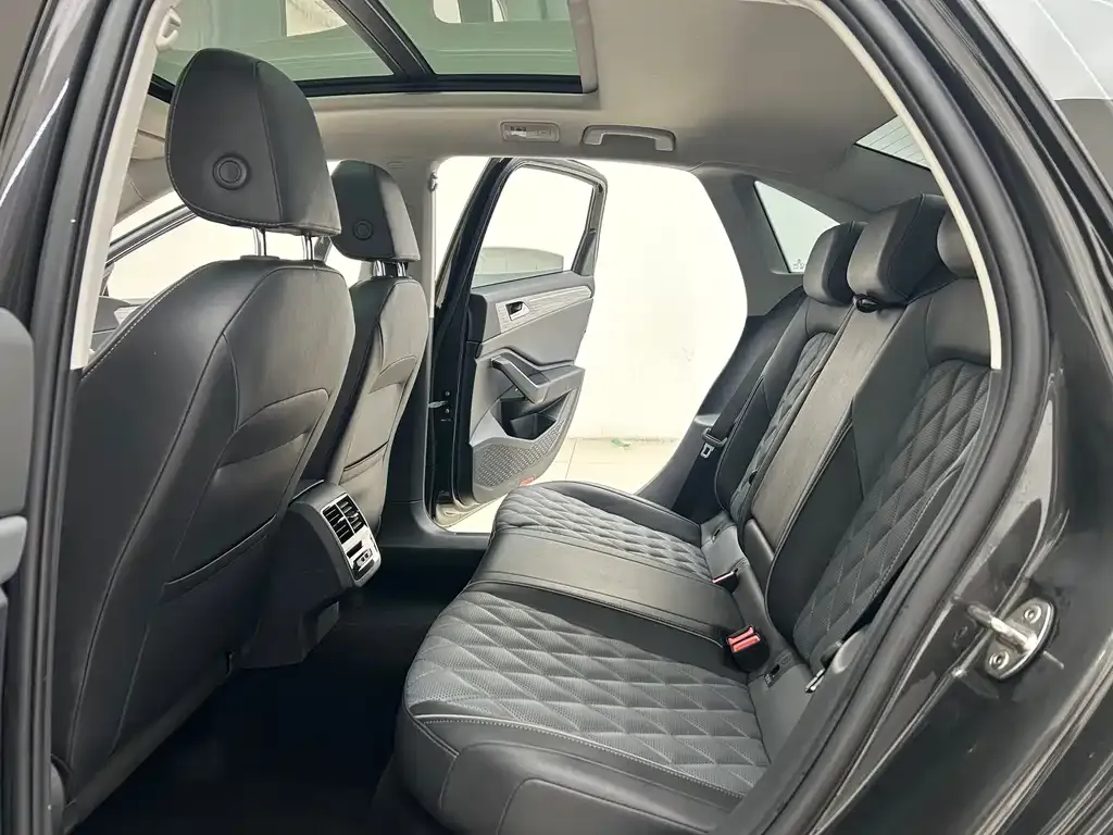 Volkswagen Sagitar 2023 из CN, фото 5