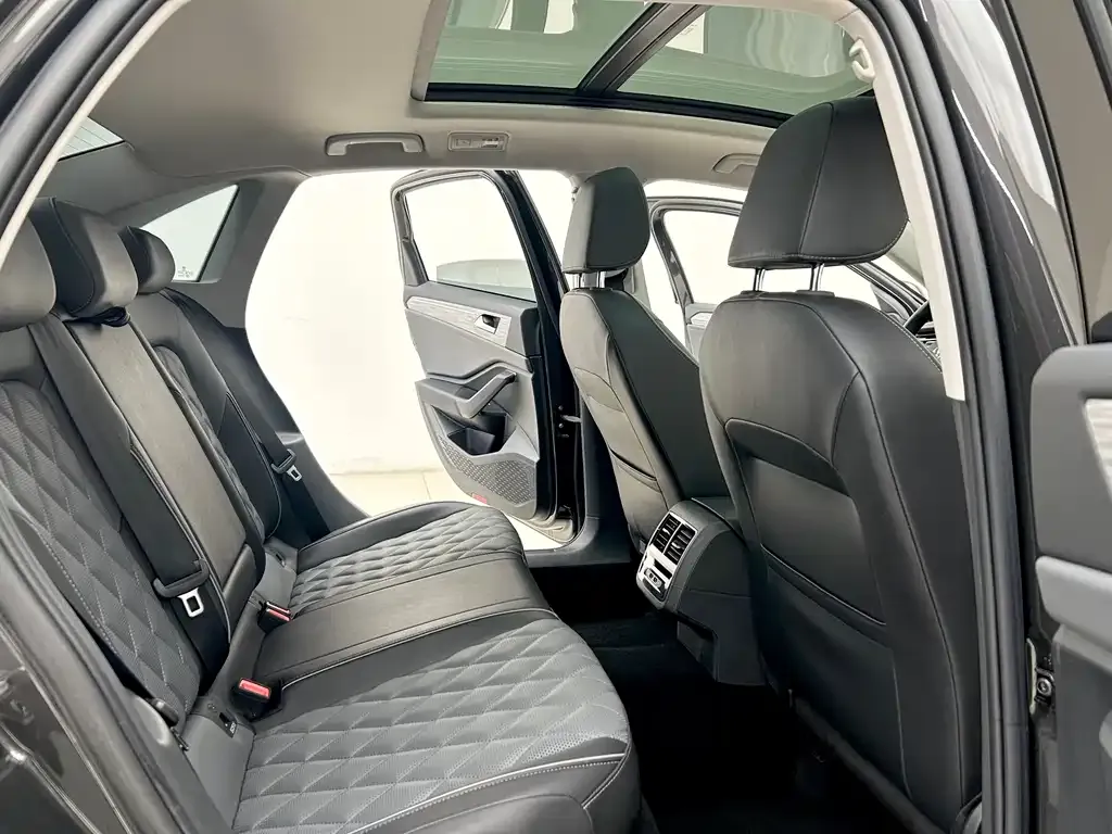 Volkswagen Sagitar 2023 из CN, фото 7