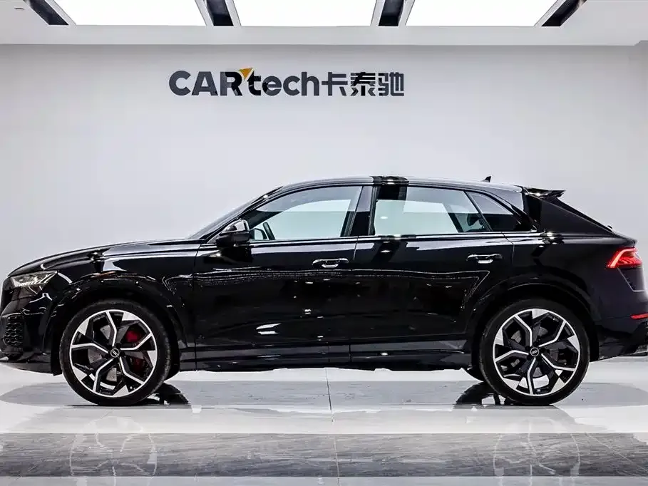Audi RS Q8 2022 из CN, фото 8