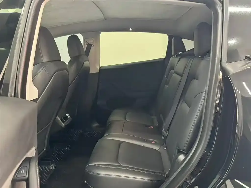 Tesla Model Y 2022 из CN, фото 8