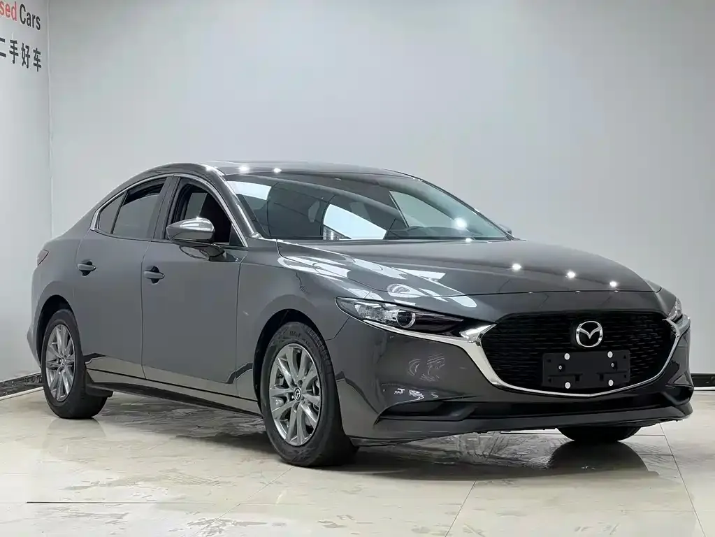 Mazda 3 Axela — фото 4