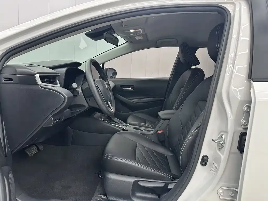 Toyota Corolla 2023 из CN, фото 3