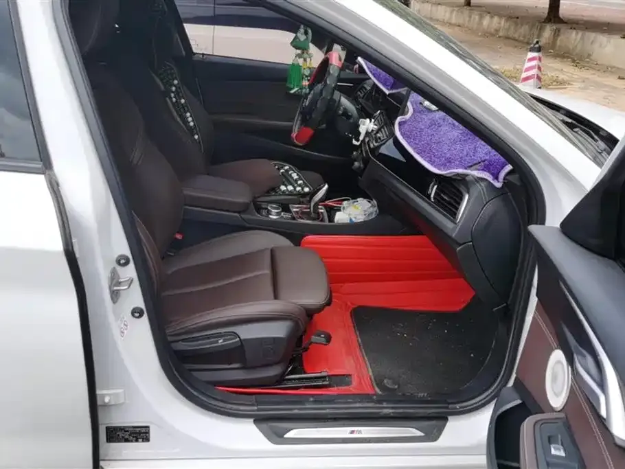 BMW 1 Series 2021 из CN, фото 4