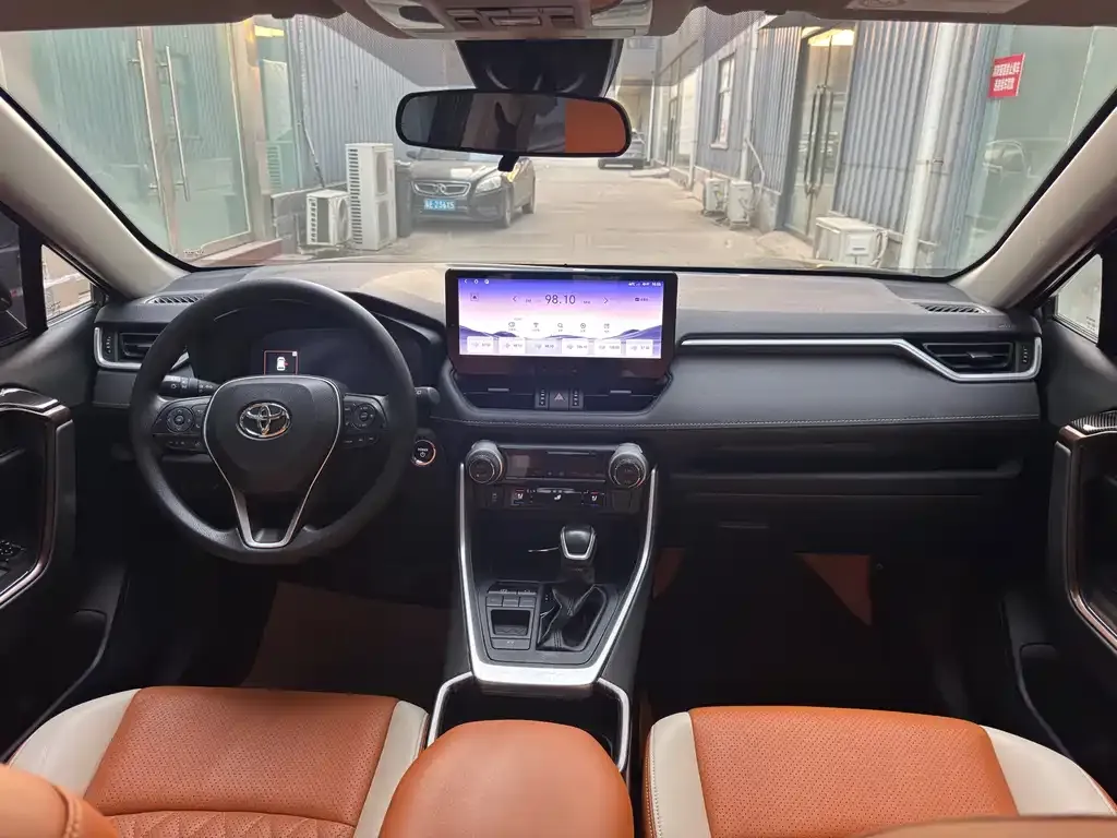 Toyota RAV4 2023 из CN, фото 6