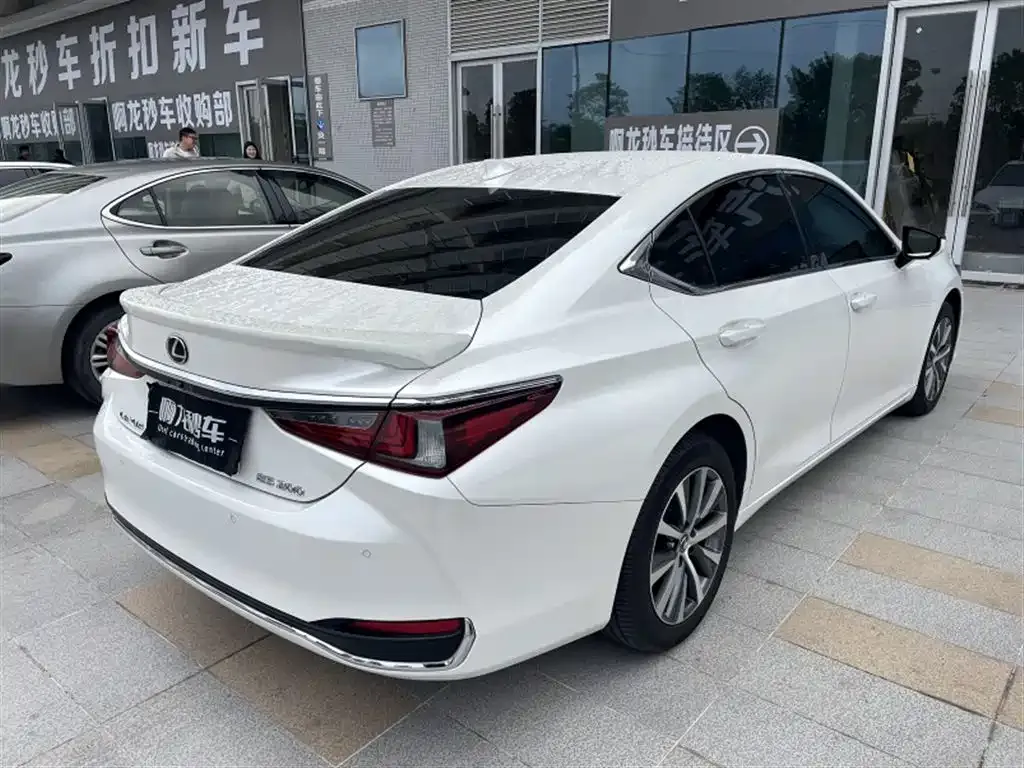Lexus ES — фото 4