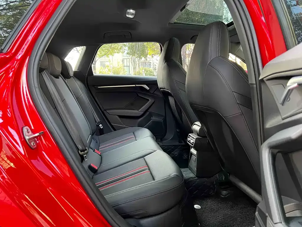 Audi A3 2023 из CN, фото 8