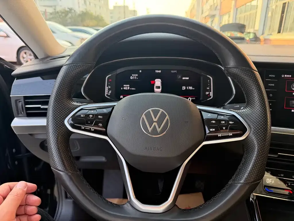 Volkswagen Passat — фото 8