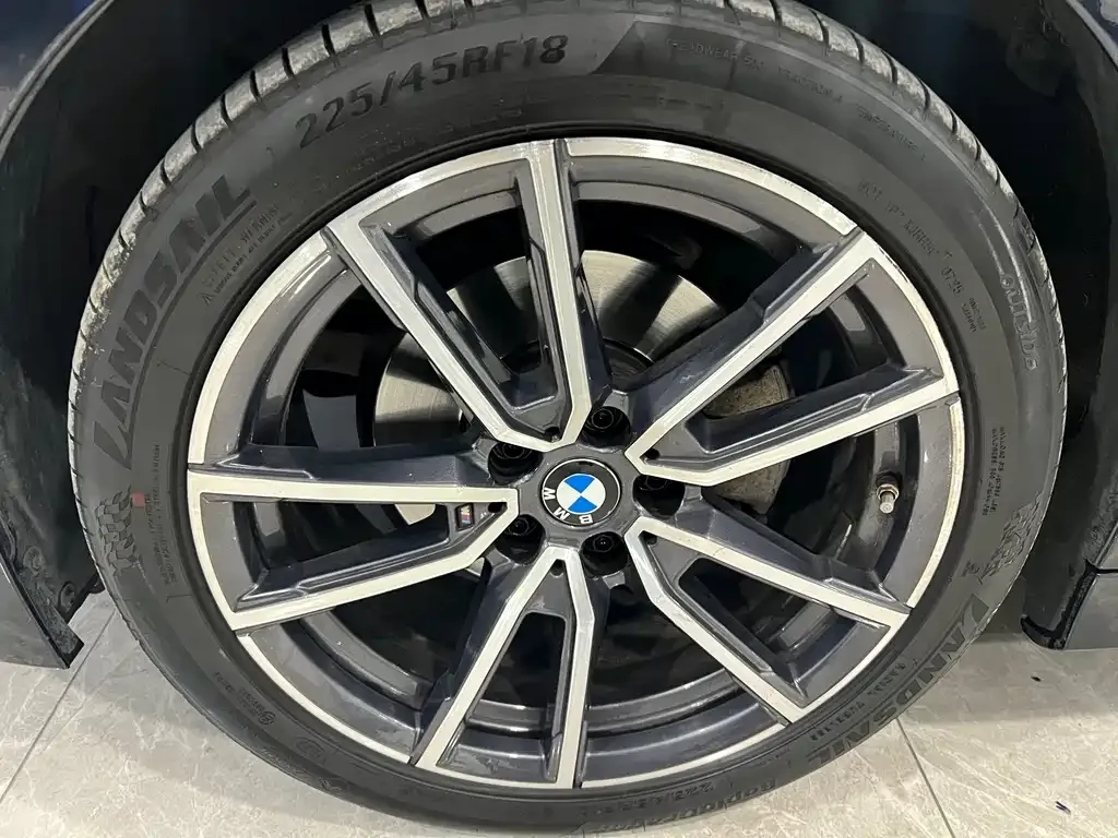 BMW 3 Series 2024 из CN, фото 6
