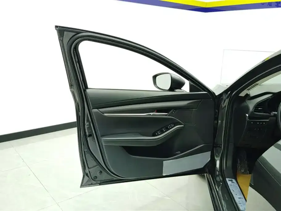 Mazda 3 Axela 2024 из CN, фото 7