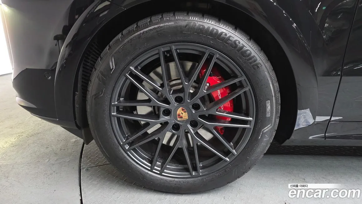 Porsche Cayenne 2025 из KR, фото 2