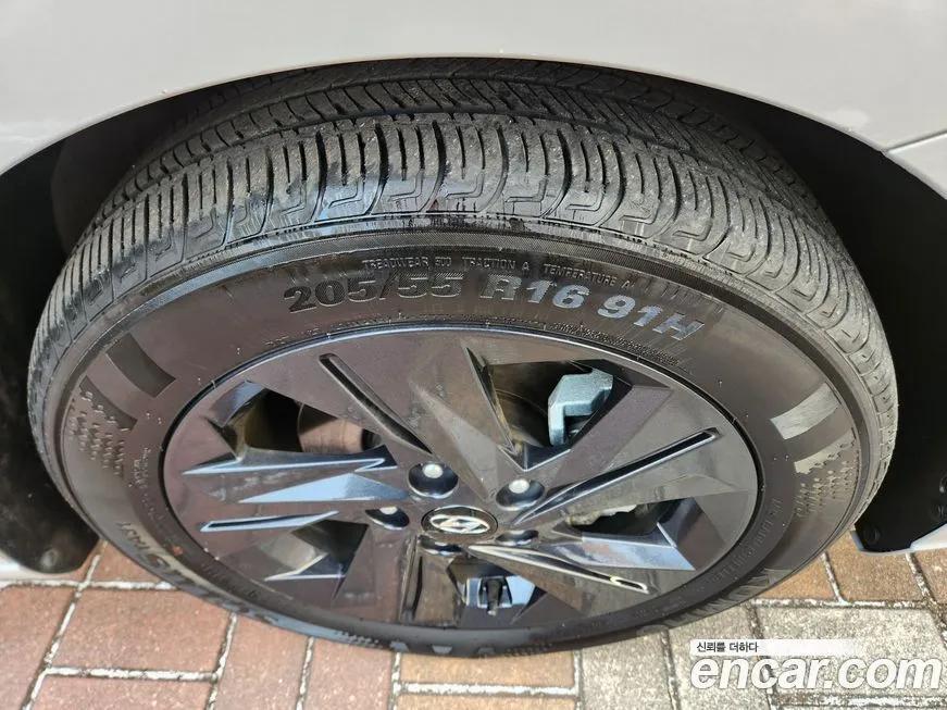 Hyundai AVANTE — фото 4