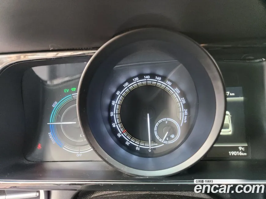 Hyundai AVANTE — фото 2